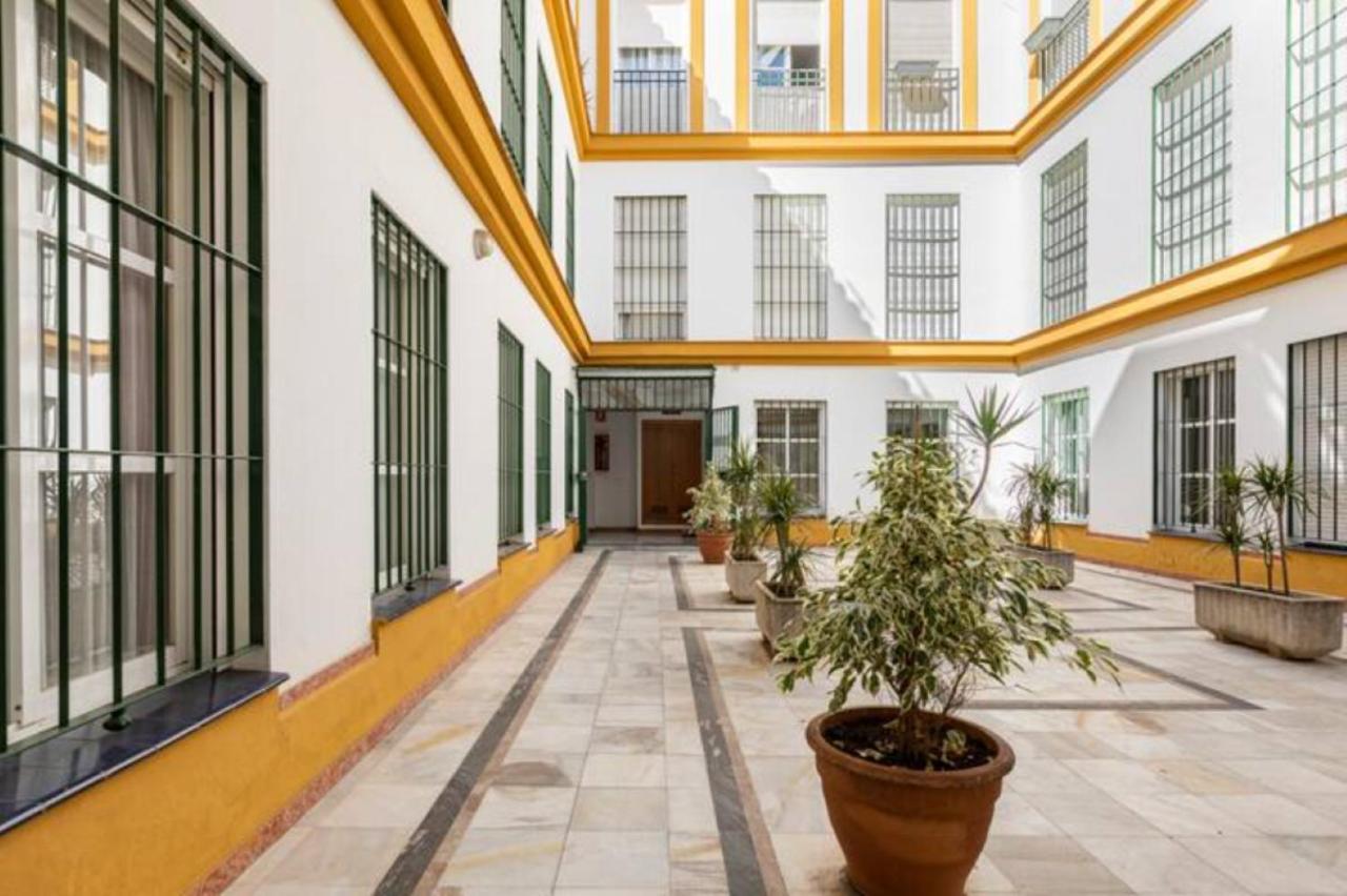 Azahar Metropol Parasol, Parking Gratis Para Coches Medianos Sevilla Eksteriør billede